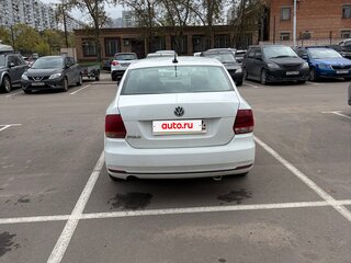 2017 Volkswagen Polo V Рестайлинг, белый, 949000 рублей, вид 4