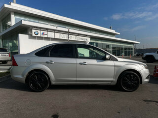 2010 Ford Focus II Рестайлинг, серебристый, 647000 рублей, вид 4