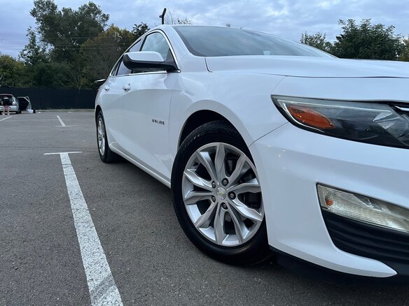 2020 Chevrolet Malibu IX Рестайлинг, белый, 1350000 рублей - вид 8