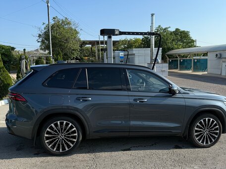 2025 Geely Monjaro (Xingyue L) I Рестайлинг (China Market), серый, 3450000 рублей, вид 4
