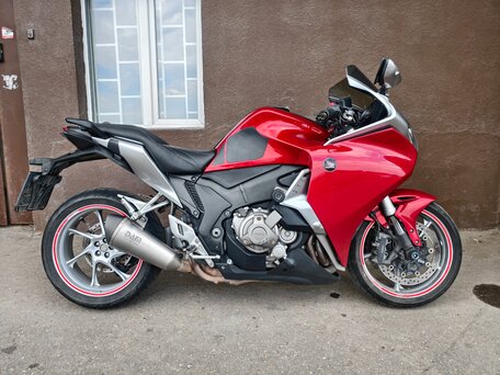 2010 Honda VFR 1200, красный, 550000 рублей, вид 1