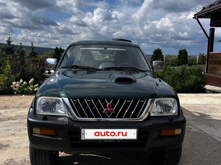2004 Mitsubishi L200 III, зелёный, 900000 рублей, вид 2