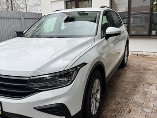 2021 Volkswagen Tiguan II Рестайлинг, белый, 2946000 рублей, вид 1