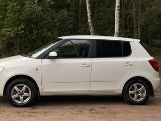 2010 Skoda Fabia II Рестайлинг, белый, 630000 рублей, вид 2