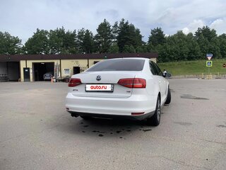 2015 Volkswagen Jetta VI Рестайлинг, белый, 920000 рублей, вид 2