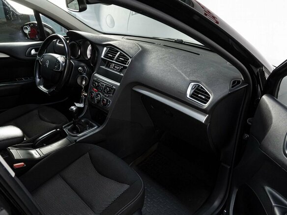 2017 Citroen C4 II Рестайлинг, чёрный, 989000 рублей - вид 12
