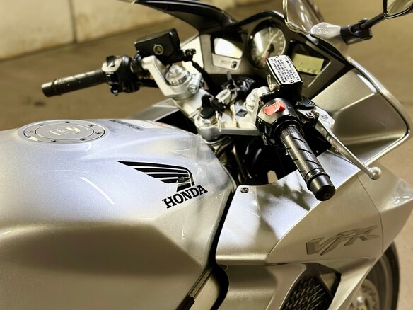2007 Honda VFR 800, серый, 600000 рублей - вид 5