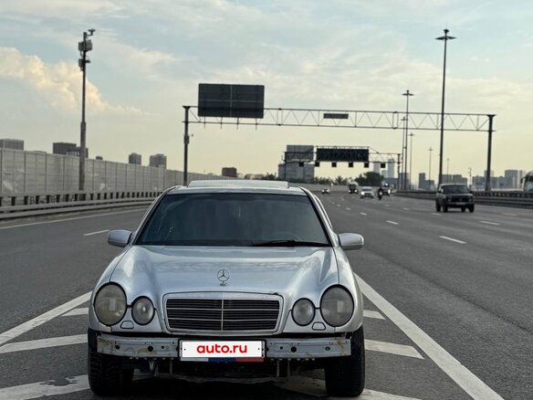 1997 Mercedes-Benz E-Класс 230 II (W210, S210), серебристый, 210000 рублей
