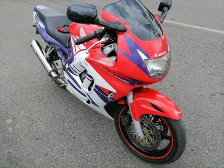 1998 Honda CBR 600F, красный, 102501 рублей, вид 1