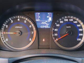 2015 Hyundai Solaris I Рестайлинг, коричневый, 990000 рублей, вид 3