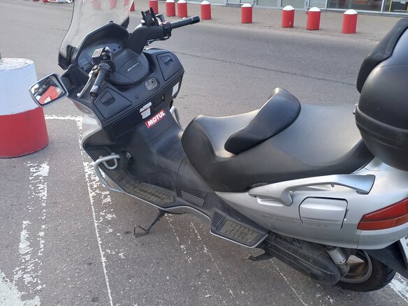 2005 Suzuki Burgman (SkyWave) 650, серебристый, 350000 рублей - вид 3