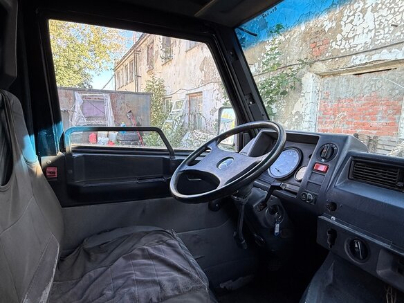 1992 Mercedes-Benz MB 100, чёрный, 150000 рублей - вид 5