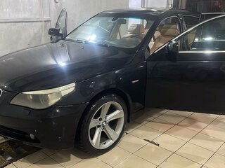2006 BMW 5 серии 525xi V (E60/E61), чёрный, 950000 рублей, вид 1
