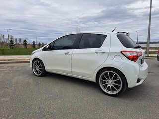2018 Toyota Vitz III (XP130) Рестайлинг 2, белый, 1250000 рублей, вид 3