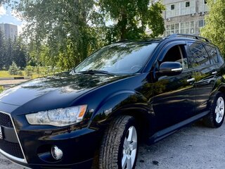 2011 Mitsubishi Outlander II Рестайлинг, чёрный, 1050000 рублей, вид 3