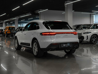 2023 Porsche Macan I Рестайлинг 2, белый, 7950000 рублей, вид 4