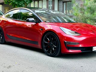 2019 Tesla Model 3 Performance I, красный, 3450000 рублей, вид 3