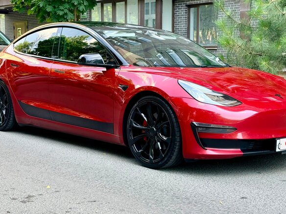 2019 Tesla Model 3 Performance I, красный, 3450000 рублей - вид 2