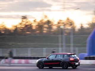 2023 Mini Clubman JCW John Cooper Works II Рестайлинг, чёрный, 2590000 рублей, вид 1