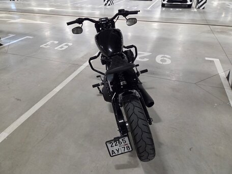 2022 Harley-Davidson Street Bob, чёрный, 1400000 рублей, вид 4