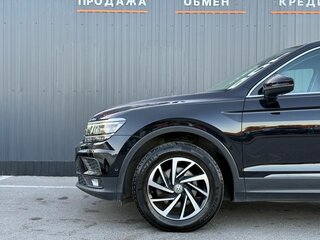 2018 Volkswagen Tiguan II, чёрный, 2199000 рублей, вид 5