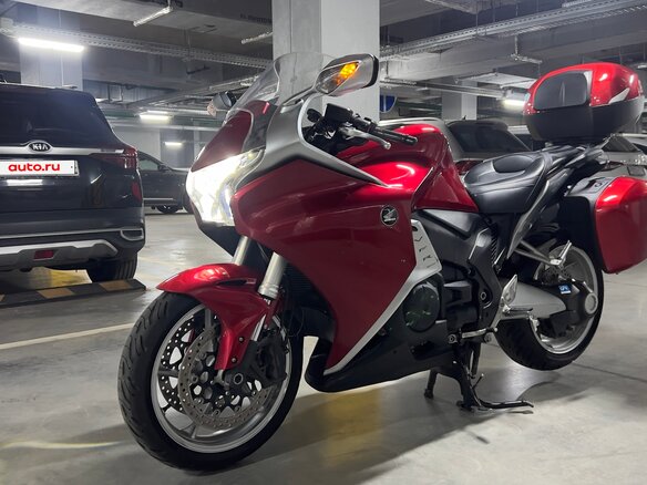 2011 Honda VFR 1200, красный, 800000 рублей - вид 3