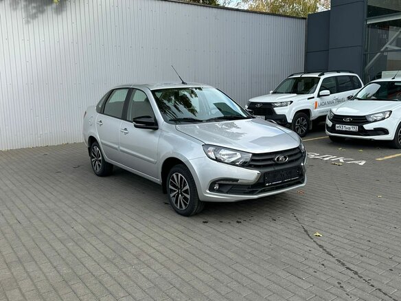 2026 Lada (ВАЗ) Granta I Рестайлинг, серебристый, 1305000 рублей