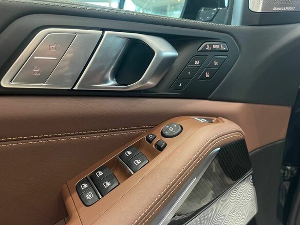 2026 BMW X7 M60i I (G07) Рестайлинг, чёрный, 22200000 рублей - вид 21