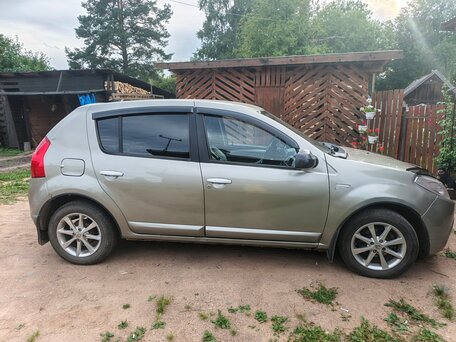 2012 Renault Sandero I, бежевый, 350000 рублей, вид 2