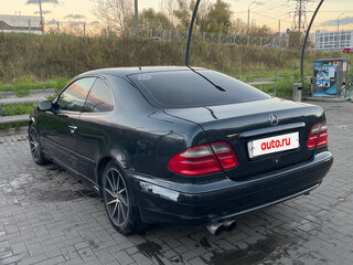 2001 Mercedes-Benz CLK-Класс 200 I (W208) Рестайлинг, чёрный, 370000 рублей, вид 3