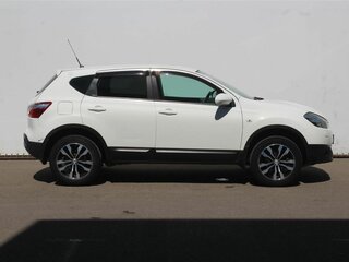 2012 Nissan Qashqai I Рестайлинг, белый, 890000 рублей, вид 4
