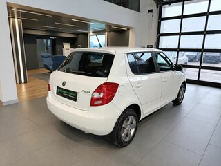2012 Skoda Fabia II Рестайлинг, белый, 630000 рублей, вид 4
