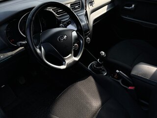 2015 Kia Rio III Рестайлинг, белый, 850000 рублей, вид 4