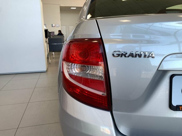2019 Lada (ВАЗ) Granta I Рестайлинг, серебристый, 480000 рублей - вид 9
