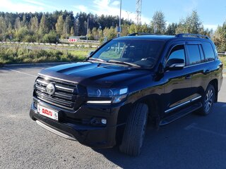 2017 Toyota Land Cruiser 200 Series Рестайлинг 2, чёрный, 6200000 рублей, вид 1