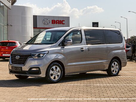 2019 Hyundai Grand Starex I Рестайлинг 2, серый, 2895000 рублей, вид 1