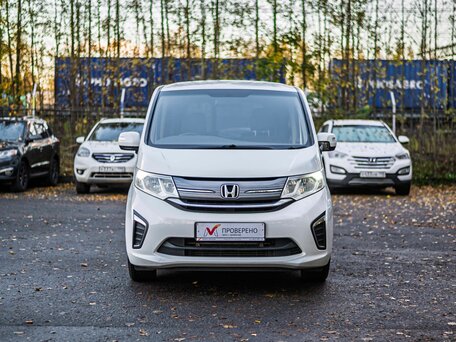 2015 Honda Stepwgn V, белый, 1510000 рублей, вид 3