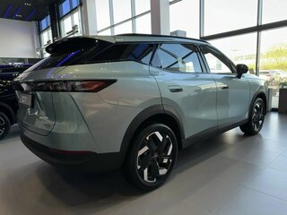 2026 Omoda C7, зелёный, 3299000 рублей, вид 2