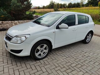 2012 Opel Astra H Рестайлинг, белый, 699000 рублей, вид 2