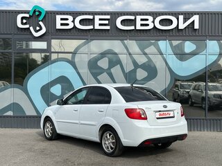 2011 Kia Rio II Рестайлинг, белый, 625000 рублей, вид 3