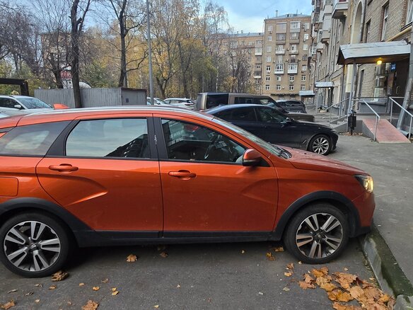 2022 Lada (ВАЗ) Vesta SW Cross I, оранжевый, 1299000 рублей - вид 1