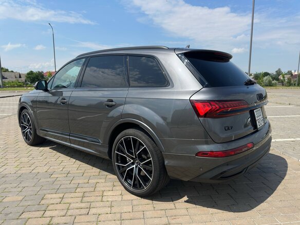 2022 Audi Q7 55 TFSI II (4M) Рестайлинг, серый, 5190000 рублей - вид 7