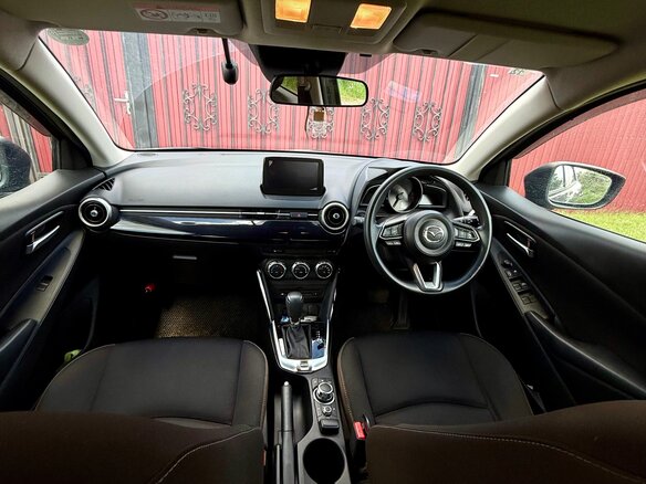 2020 Mazda 2 III (DJ) Рестайлинг, серый, 1500000 рублей - вид 9