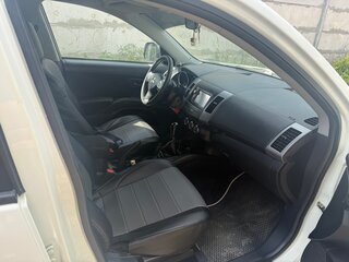 2011 Mitsubishi Outlander II Рестайлинг, белый, 1100000 рублей, вид 2
