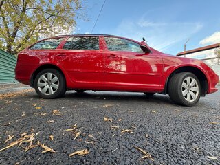 2010 Skoda Octavia II (A5) Рестайлинг, красный, 915000 рублей, вид 4
