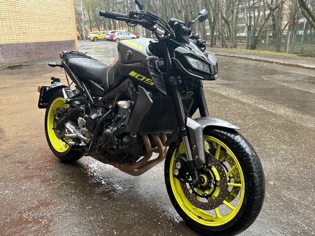 2017 Yamaha MT-09 (FZ-09), серый, 780000 рублей, вид 3