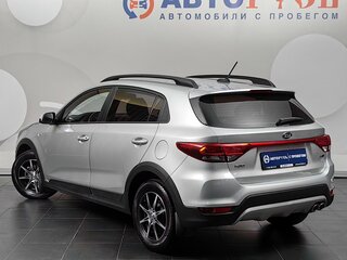 2018 Kia Rio X-Line IV, серебристый, 1444000 рублей, вид 2