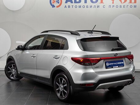 2018 Kia Rio X-Line IV, серебристый, 1399000 рублей, вид 2