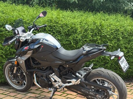 2022 BMW F 900 R, чёрный, 1100000 рублей, вид 3