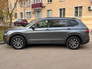 2020 Volkswagen Tiguan Allspace II, серый, 2550000 рублей, вид 5